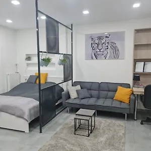 https://london-apartman-szeged.szeged-hotels.com